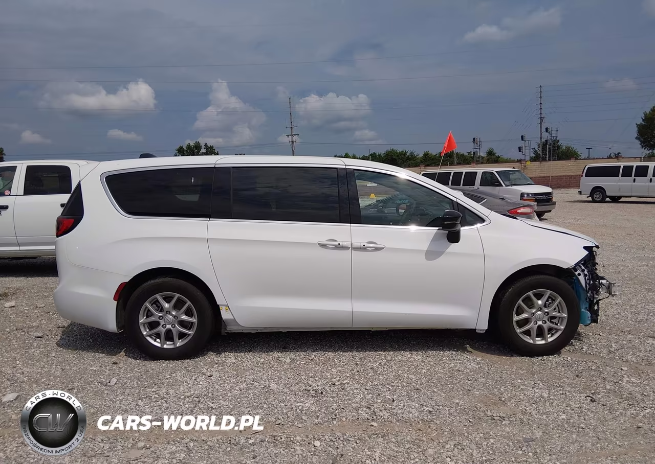 2025 Chrysler Voyager Lx VIN:2C4RC1CG6SR583602 - 16