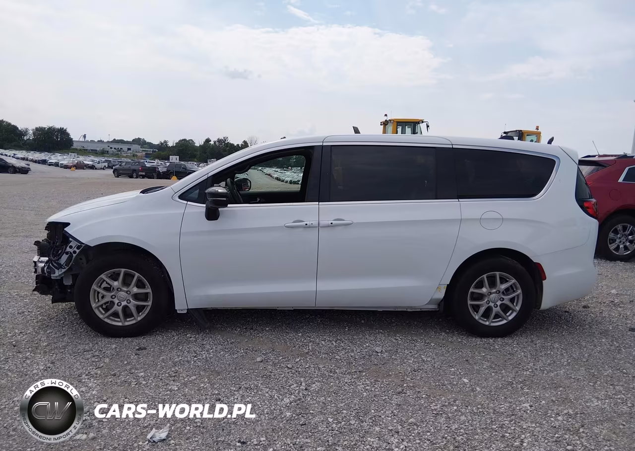 2025 Chrysler Voyager Lx VIN:2C4RC1CG6SR583602 - 17