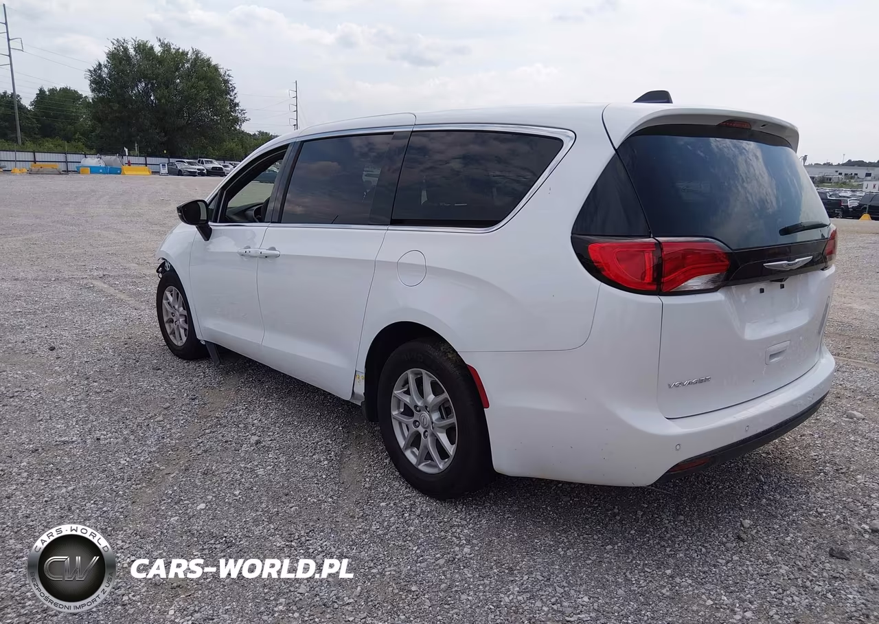 2025 Chrysler Voyager Lx VIN:2C4RC1CG6SR583602 - 3