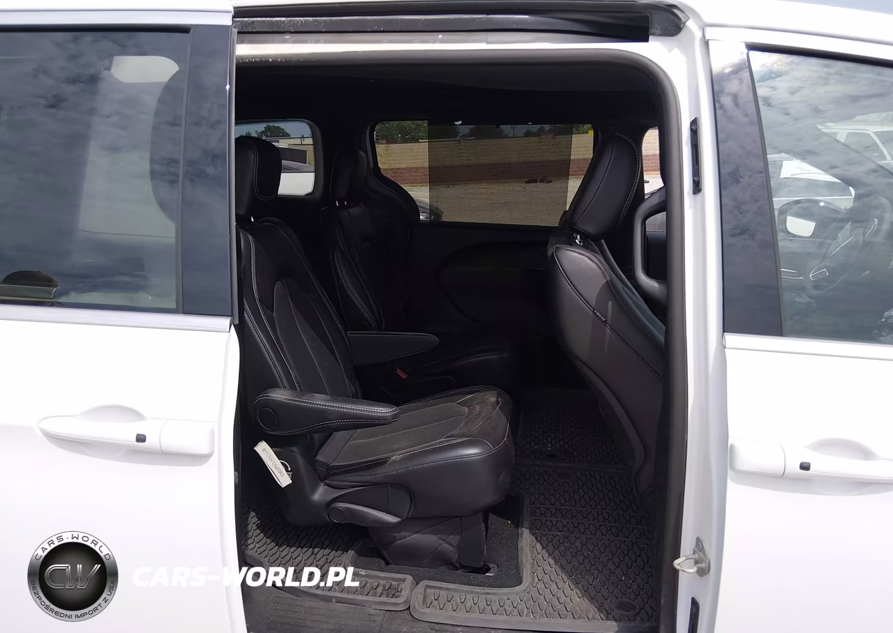 2025 Chrysler Voyager Lx VIN:2C4RC1CG6SR583602 - 8
