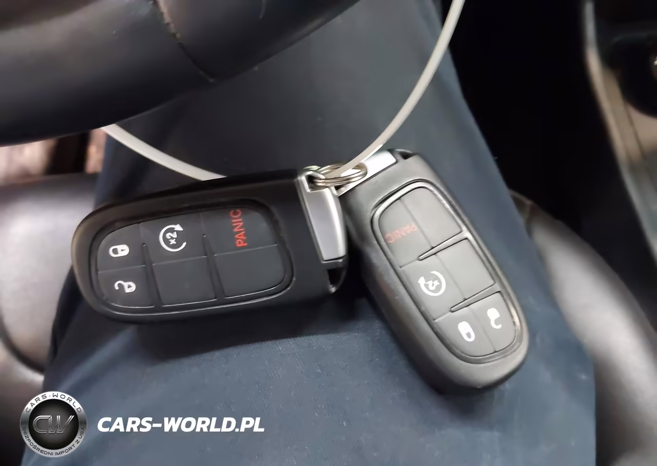 2019 Jeep Cherokee Latitude Plus 4X4 VIN:1C4PJMLB9KD442304 - 11
