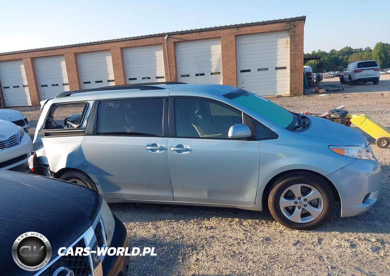 2016 Toyota Sienna Le 8 Passenger VIN:5TDKK3DC8GS713986 - 13