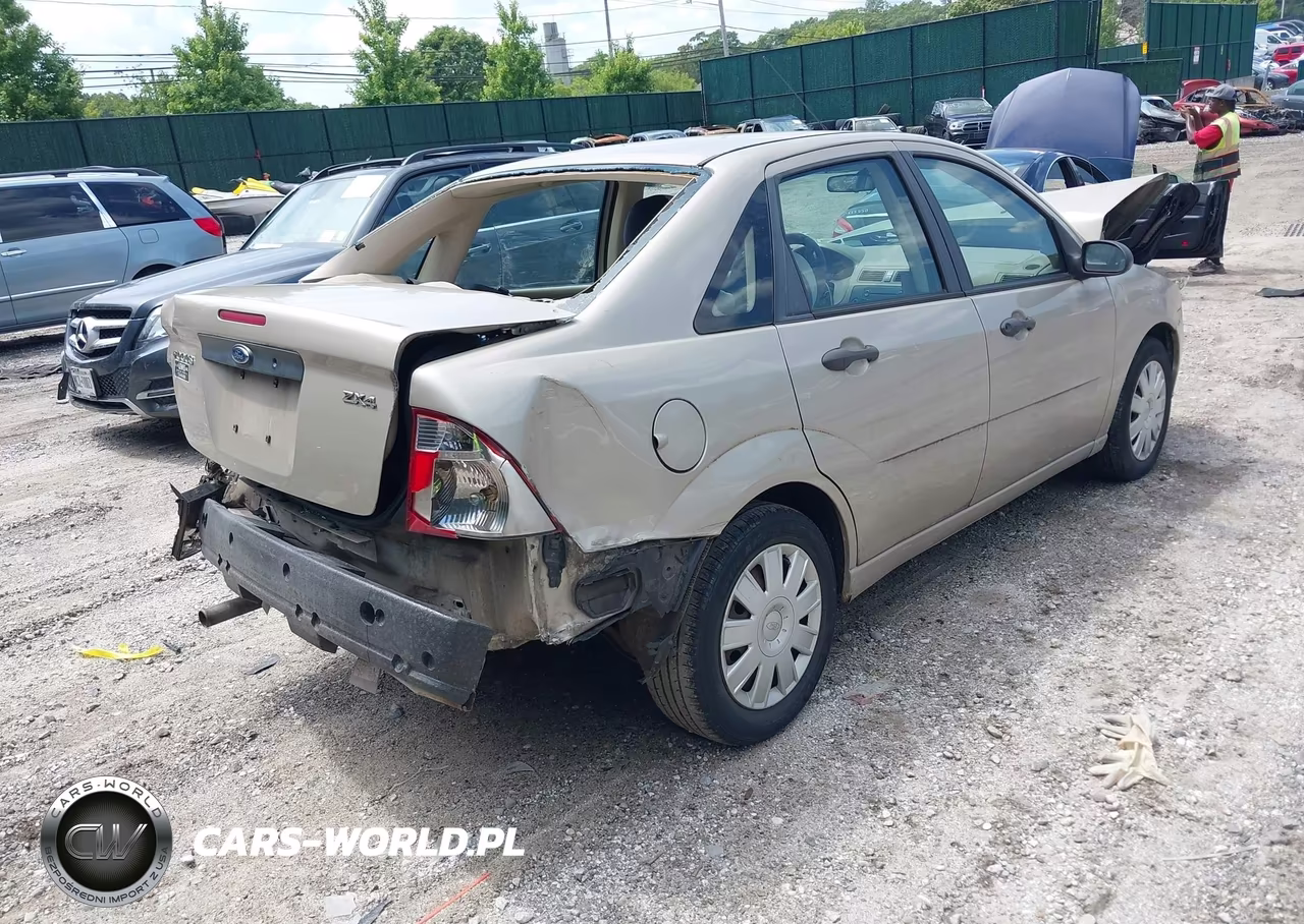 2006 Ford Focus Zx4 VIN:1FAHP34N96W200103 - 4