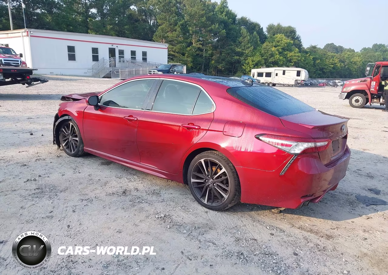 2018 Toyota Camry Xse VIN:4T1B61HK3JU669257 - 3