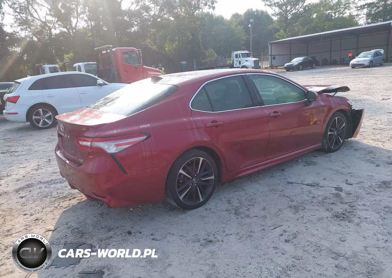 2018 Toyota Camry Xse VIN:4T1B61HK3JU669257 - 4