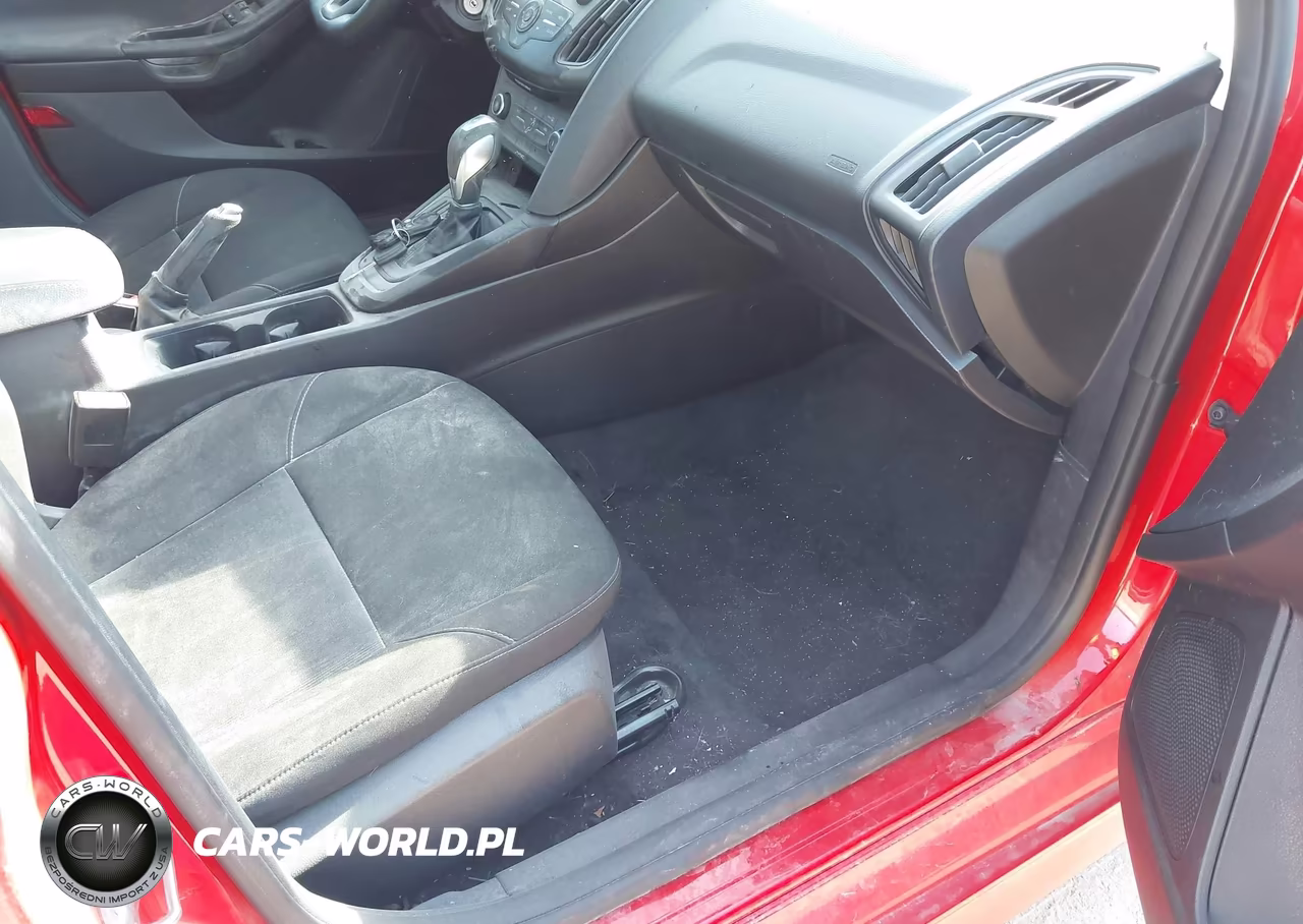 2015 Ford Focus Se VIN:1FADP3F26FL322632 - 5