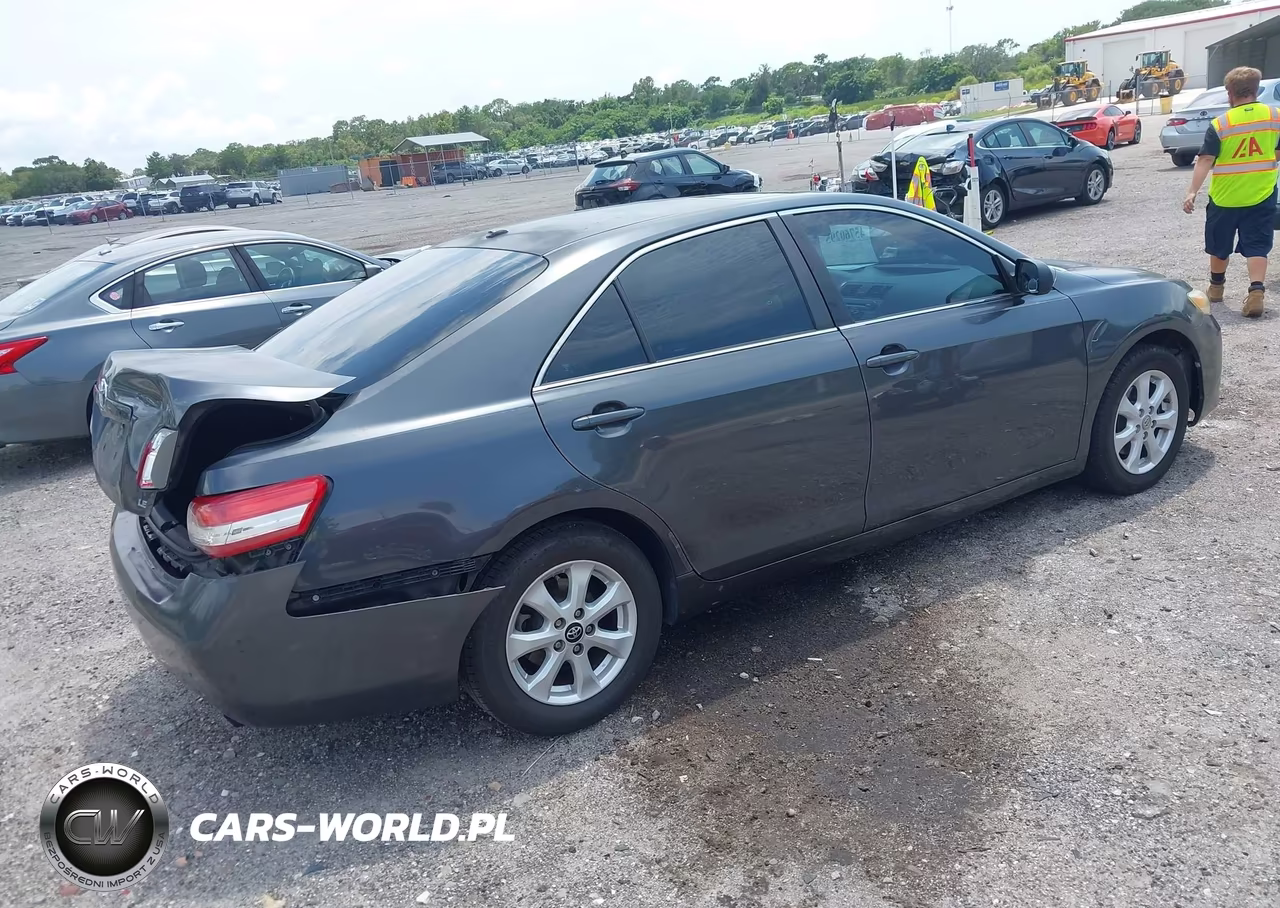 2011 Toyota Camry Le VIN:4T1BF3EK0BU629817 - 4