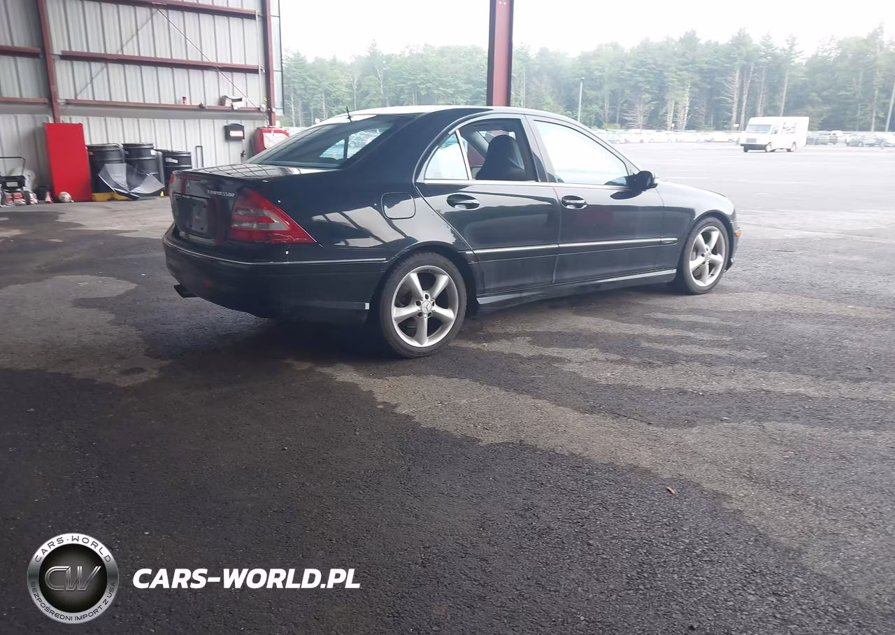 2005 Mercedes-Benz C 230 Kompressor Sport VIN:WDBRF40J35F711622 - 4