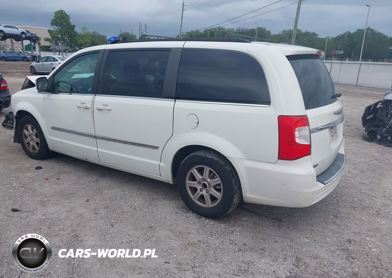 2011 Chrysler Town & Country Touring VIN:2A4RR5DG1BR638357 - 3