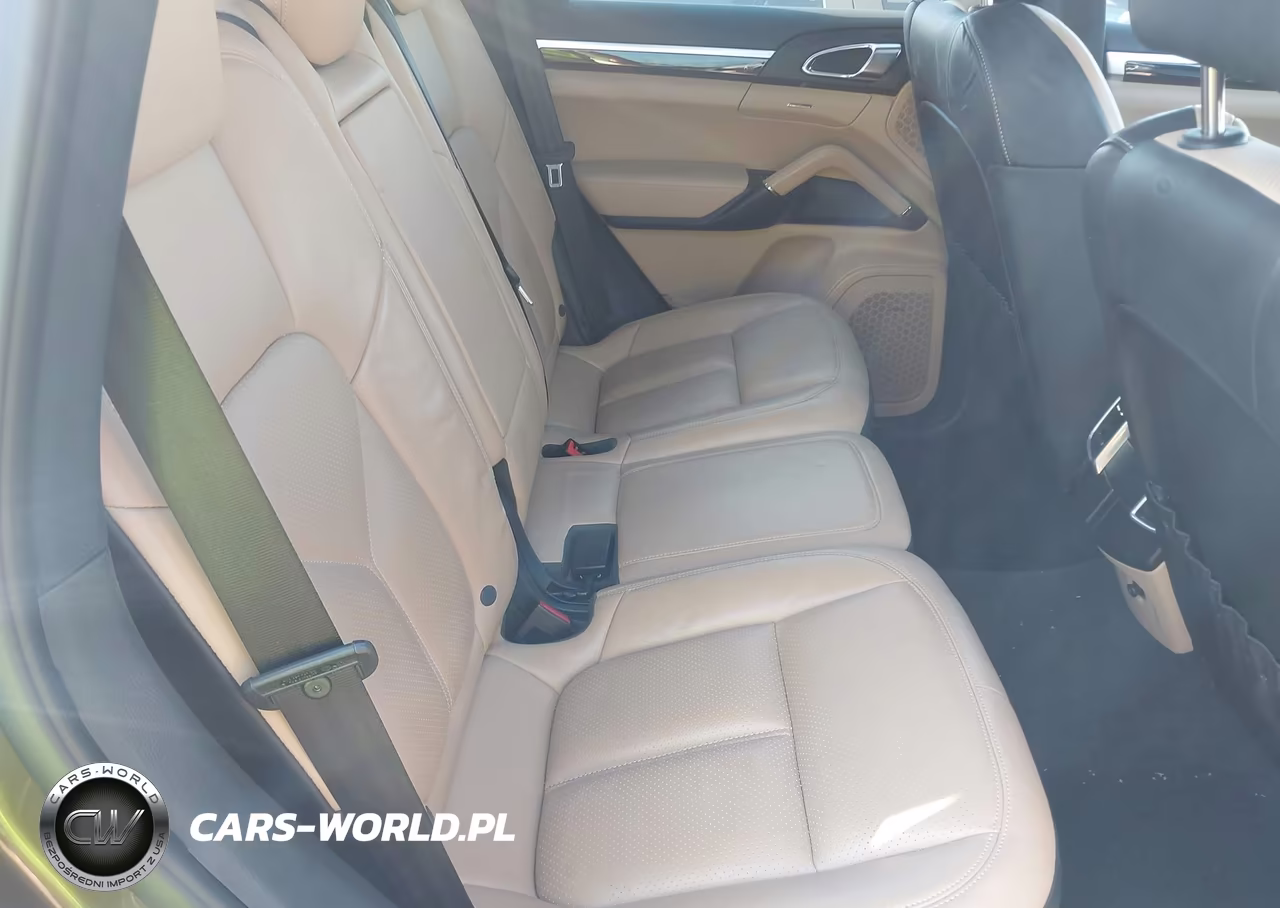 2016 Porsche Cayenne VIN:WP1AA2A24GKA12761 - 8