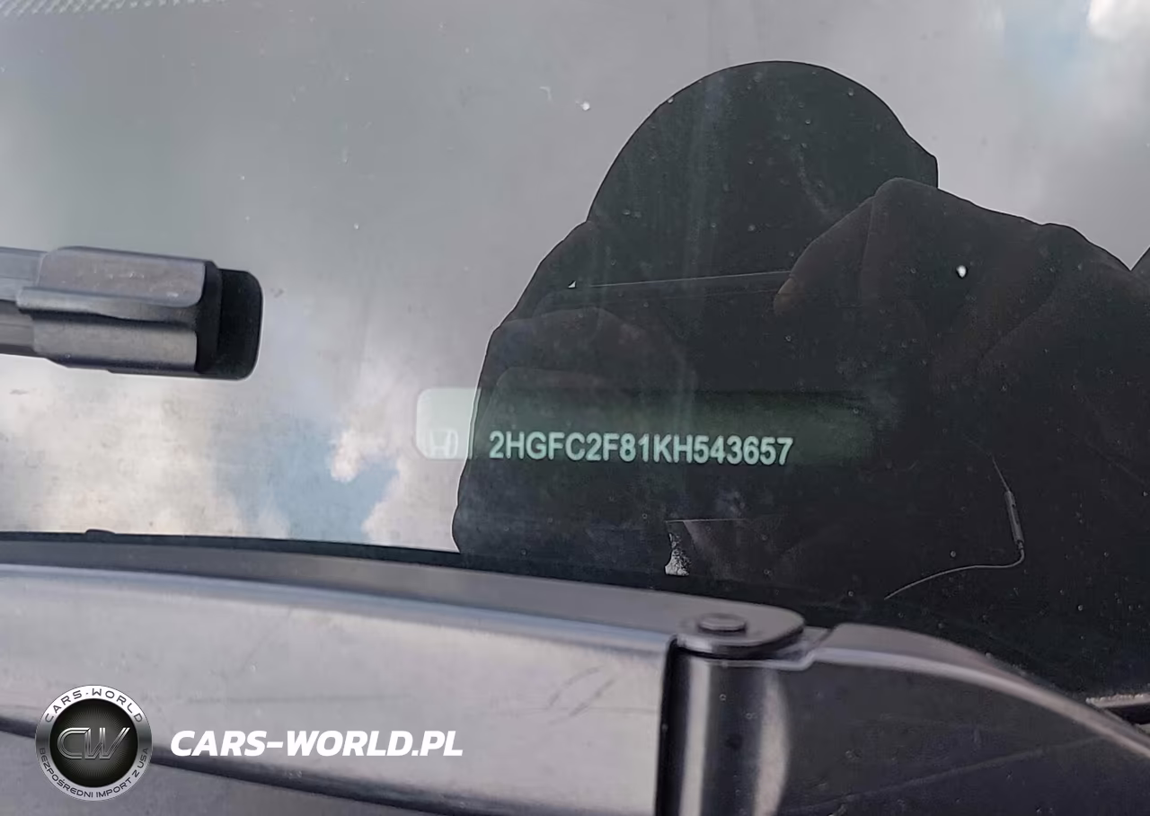 2019 Honda Civic Sport VIN:2HGFC2F81KH543657 - 12