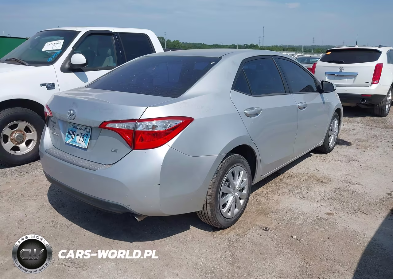 2015 Toyota Corolla Le VIN:5YFBURHEXFP329773 - 4