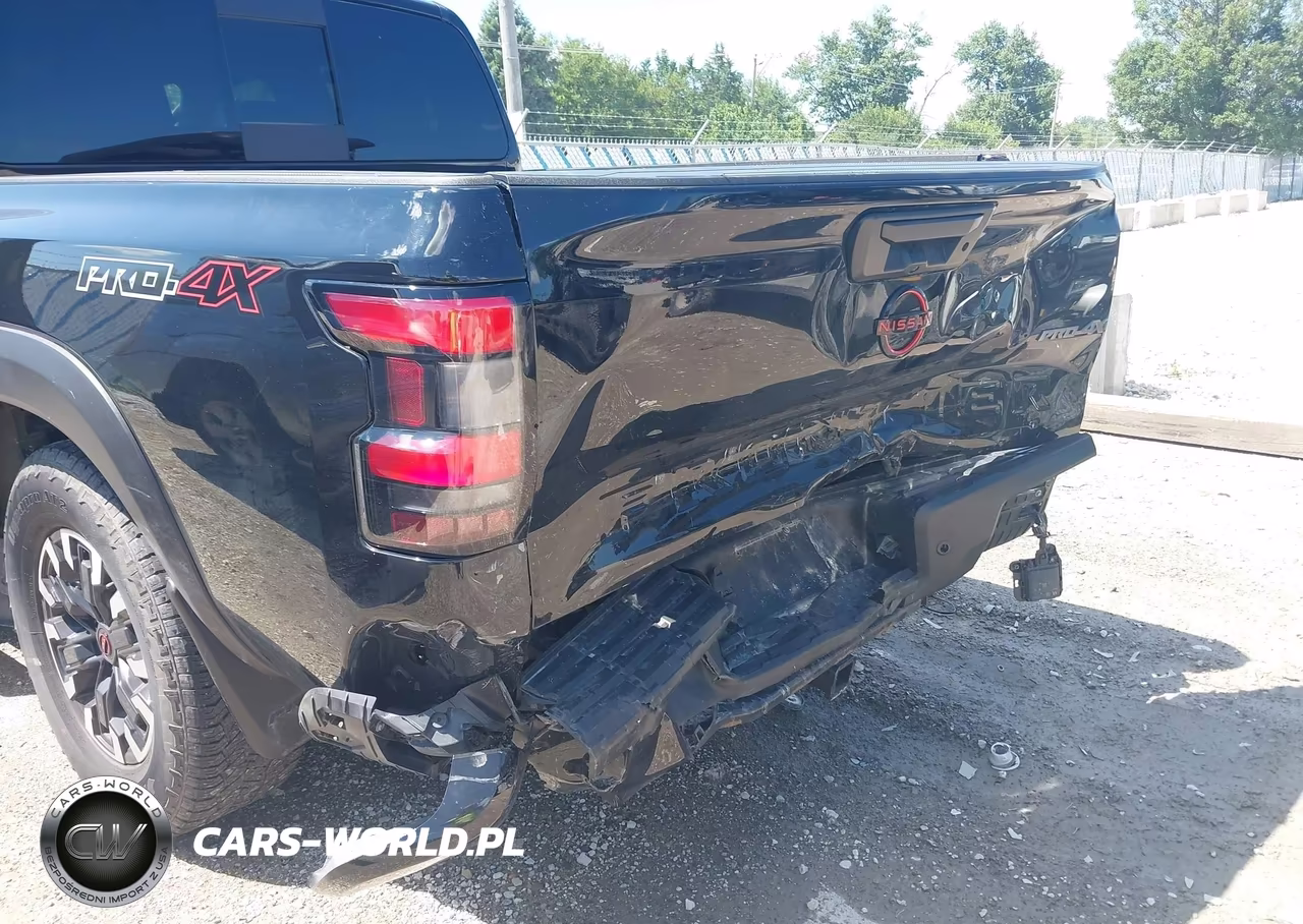 2023 Nissan Frontier Pro-4X 4X4 VIN:1N6ED1EK4PN621827 - 17