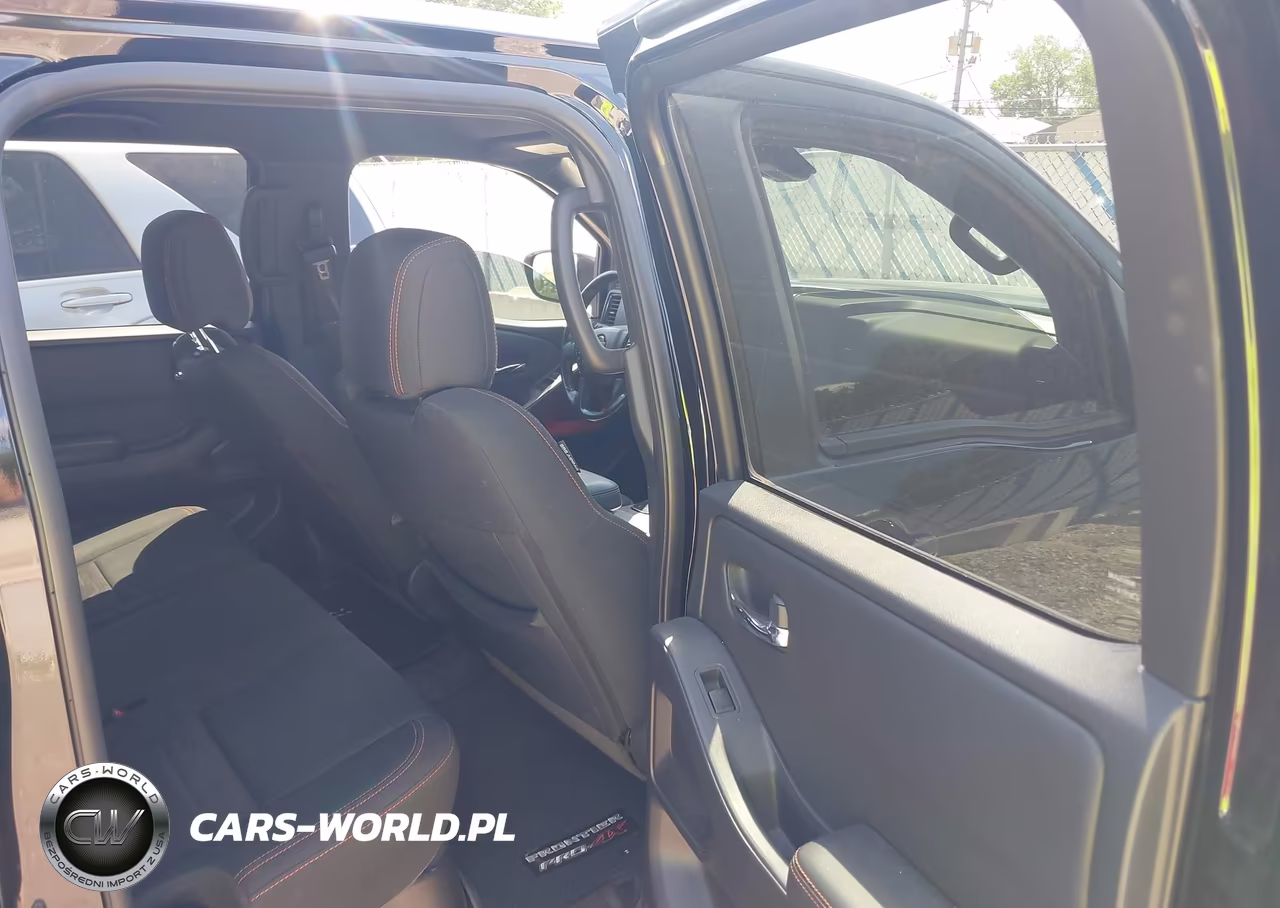 2023 Nissan Frontier Pro-4X 4X4 VIN:1N6ED1EK4PN621827 - 8