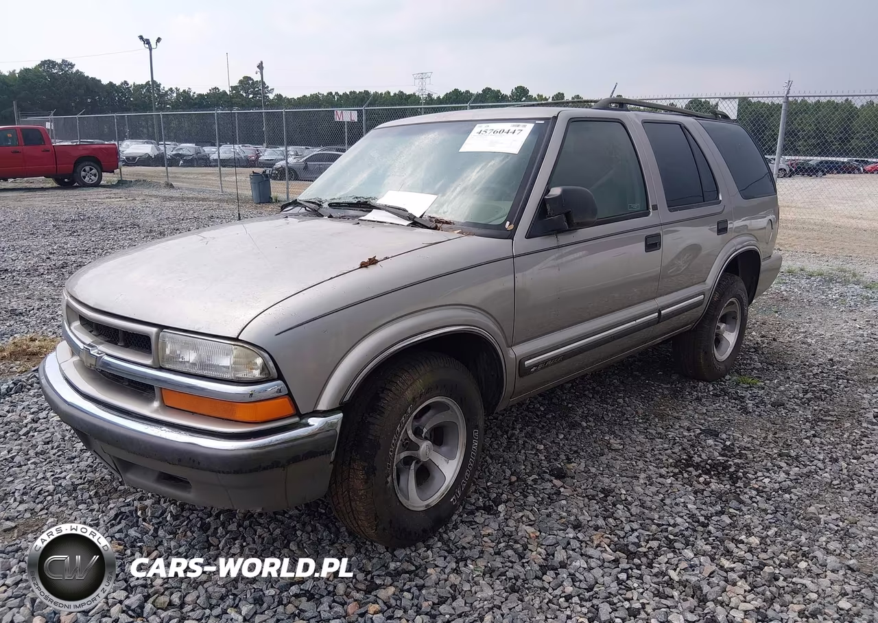 2000 Chevrolet Blazer Lt VIN:1GNCS13W8Y2131178 - 2