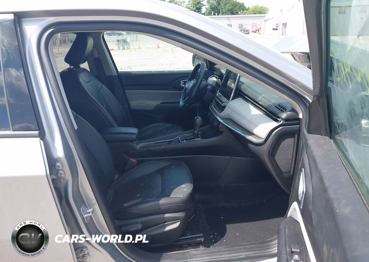2022 Jeep Compass Latitude Lux 4X4 VIN:3C4NJDFB5NT135908 - 5