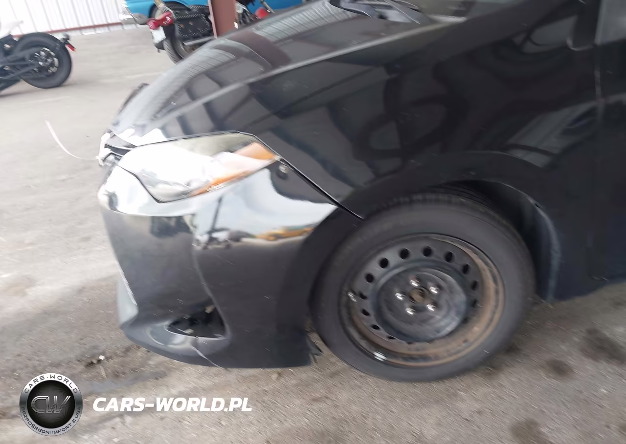 2017 Toyota Corolla Le VIN:2T1BURHE3HC812153 - 18