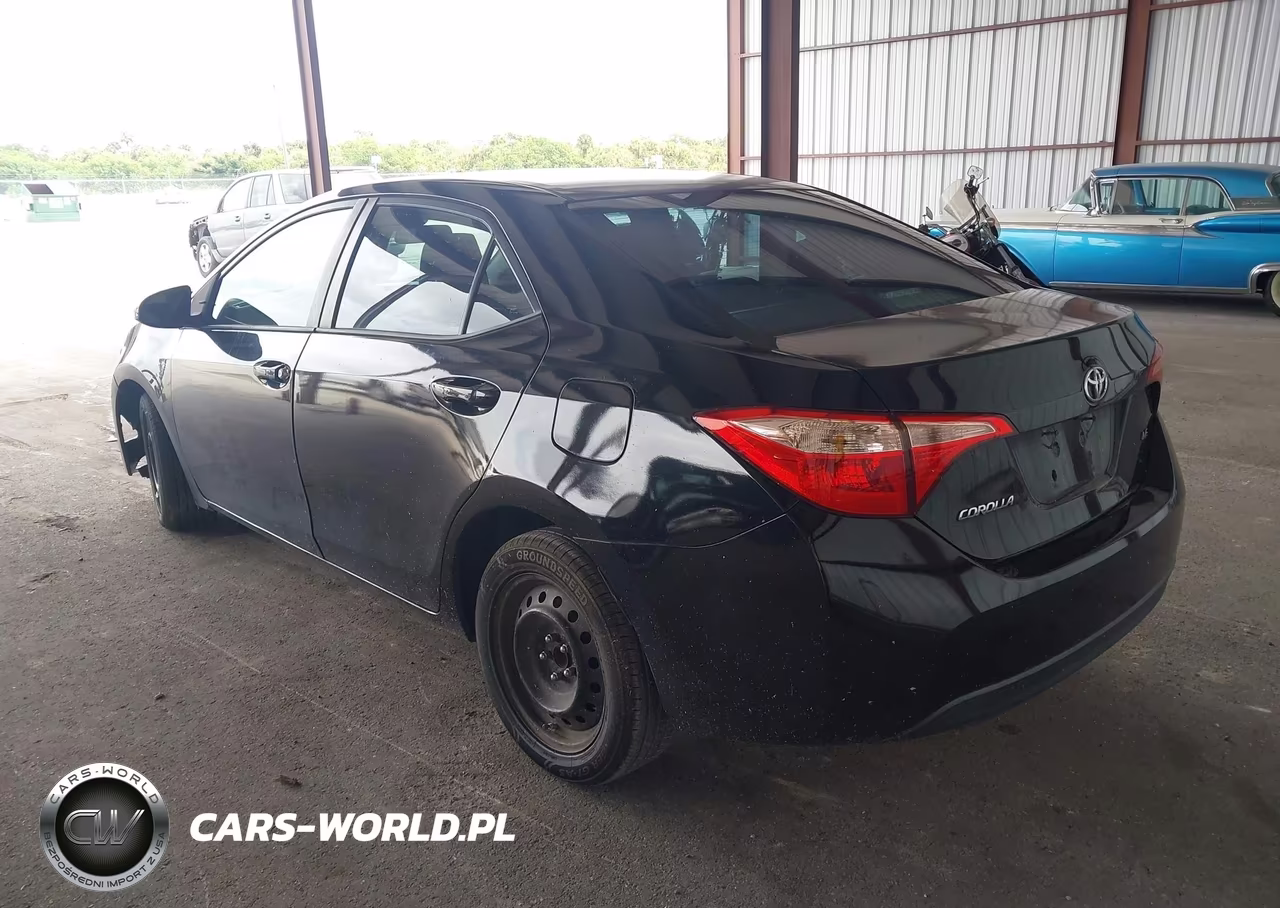 2017 Toyota Corolla Le VIN:2T1BURHE3HC812153 - 3