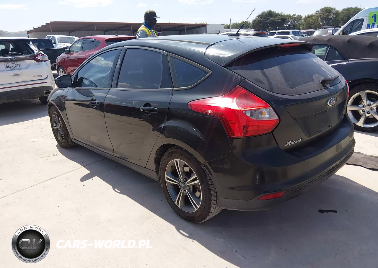 2014 Ford Focus Se VIN:1FADP3K20EL461403 - 3