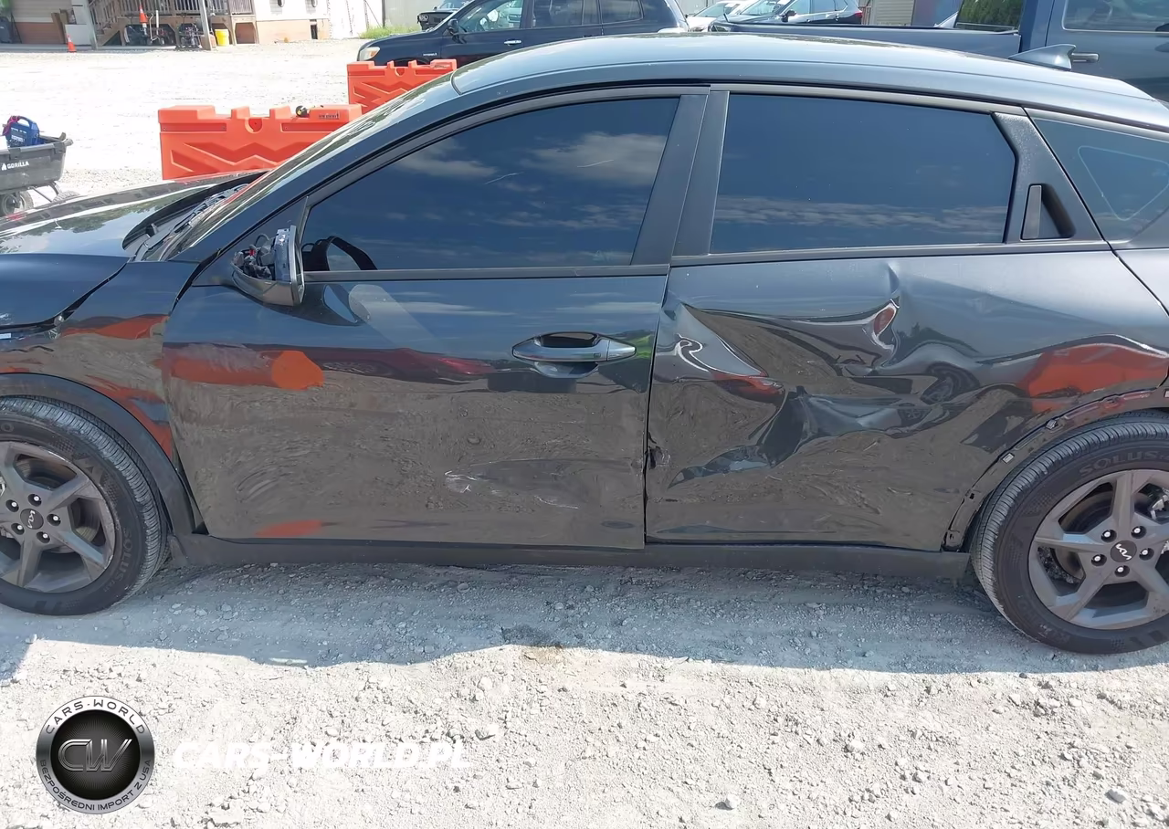 2025 Kia K4 Lxs VIN:3KPFT4DE8SE196147 - 14