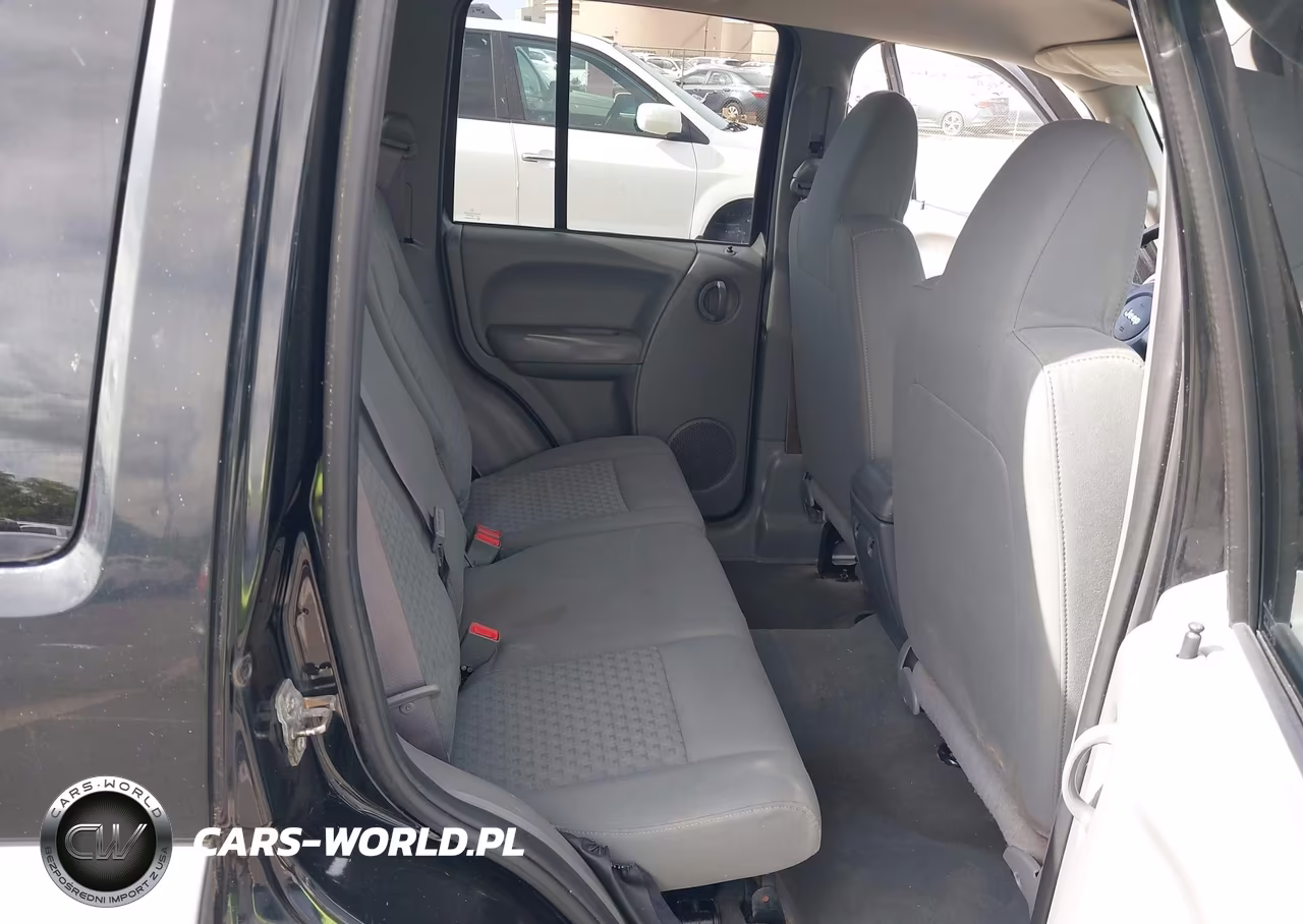 2006 Jeep Liberty Sport VIN:1J4GL48K26W283715 - 8