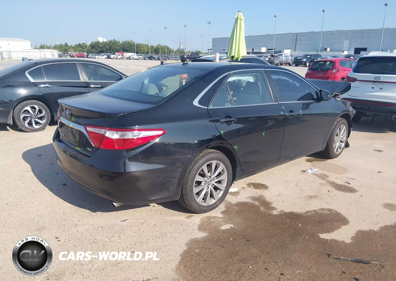 2017 Toyota Camry Xle VIN:4T1BF1FK3HU617799 - 4