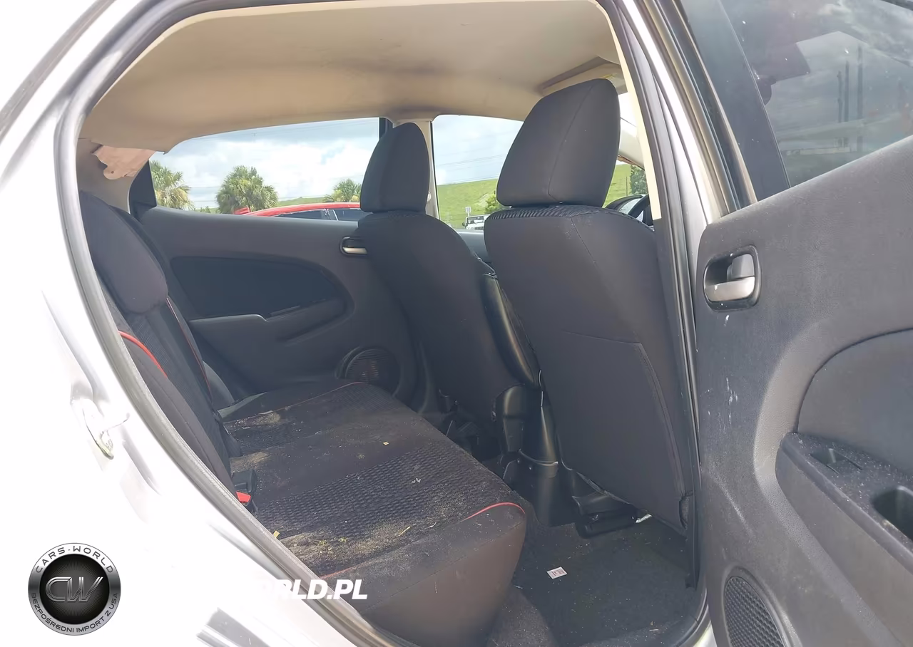 2011 Mazda Mazda2 Touring VIN:JM1DE1HY4B0110412 - 8