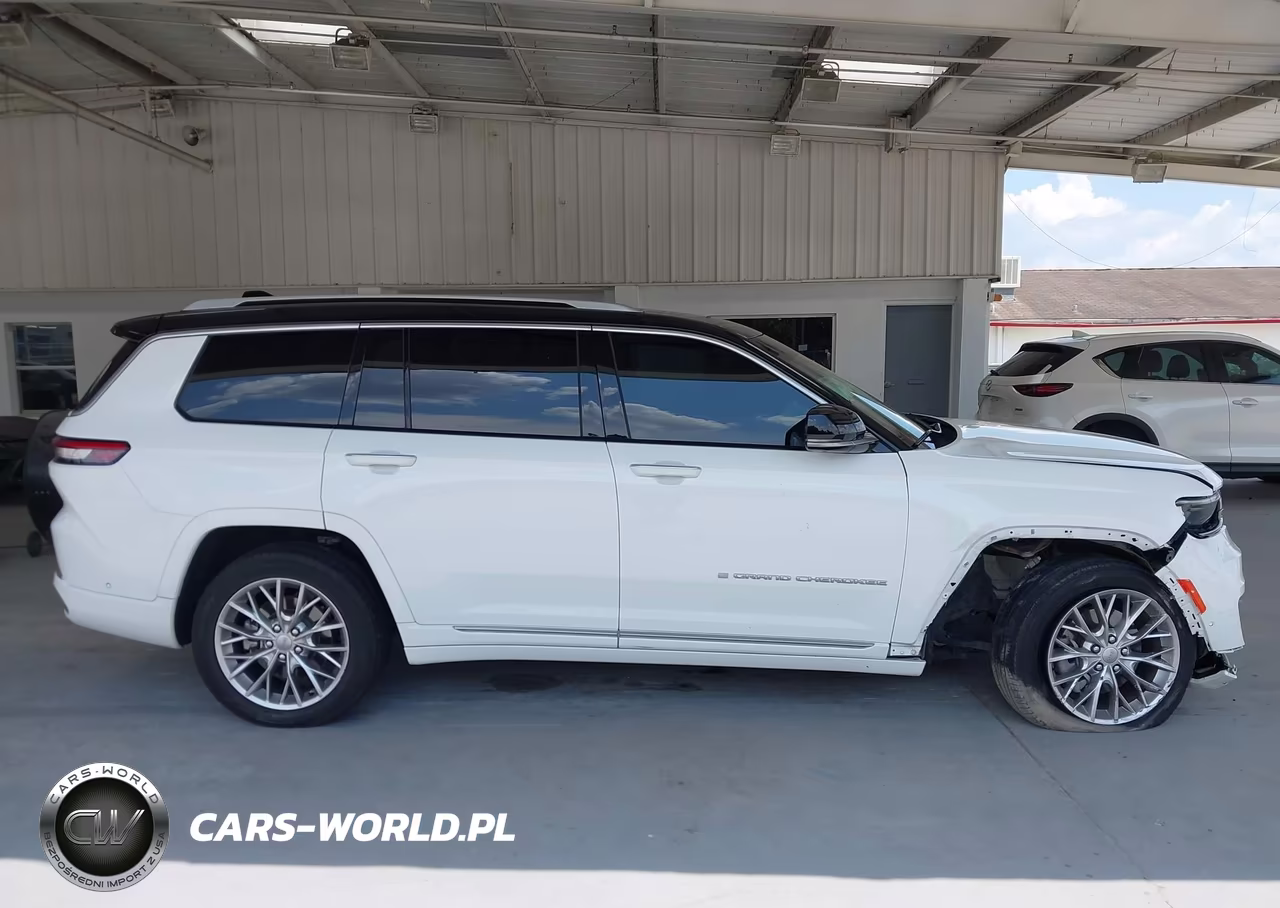 2023 Jeep Grand Cherokee L Summit 4X2 VIN:1C4RJJEG5P8776863 - 13