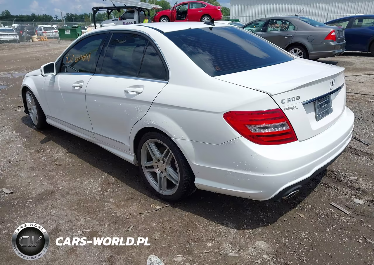 2013 Mercedes-Benz C 300 Sport 4Matic VIN:WDDGF8AB2DR276568 - 3