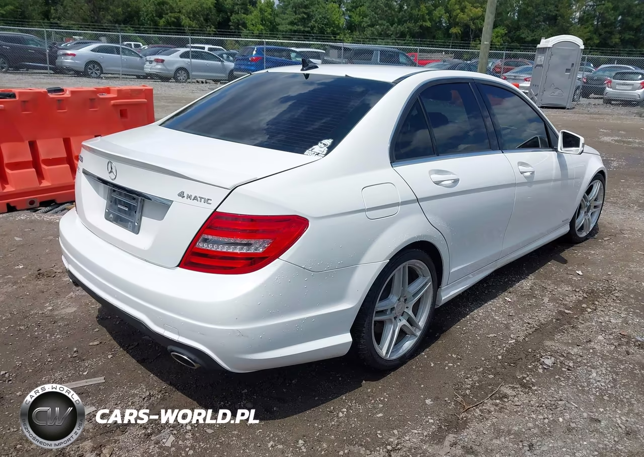 2013 Mercedes-Benz C 300 Sport 4Matic VIN:WDDGF8AB2DR276568 - 4