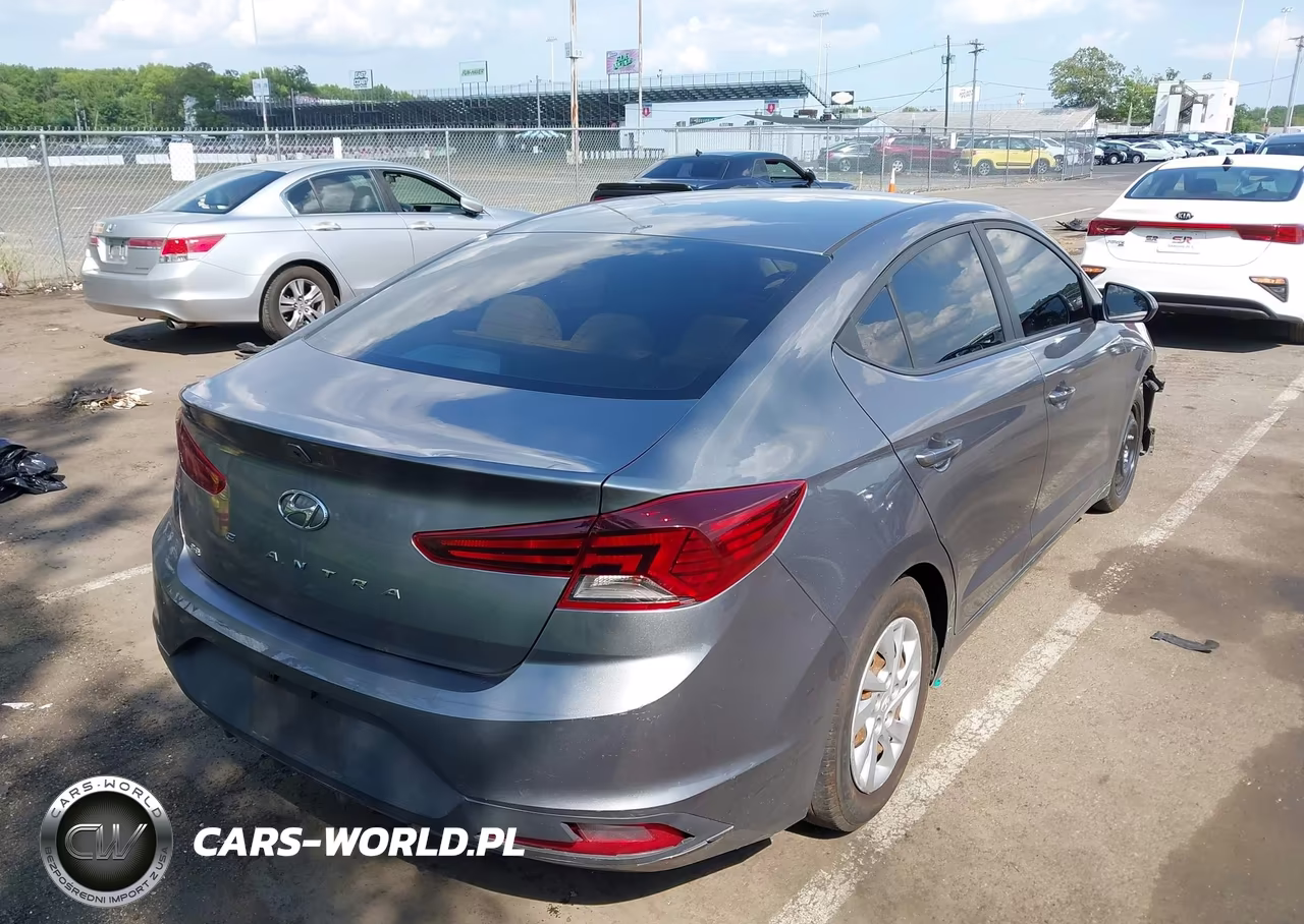 2019 Hyundai Elantra Se VIN:5NPD74LFXKH454606 - 4