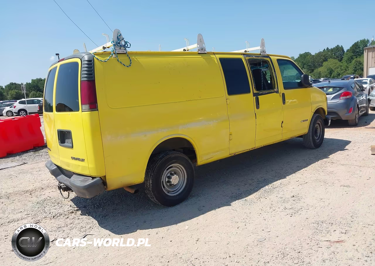 2002 Chevrolet Express Cargo Van VIN:1GCHG39R521184043 - 4