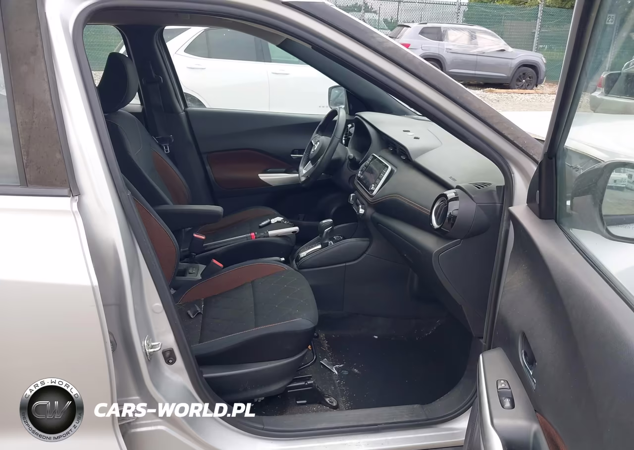 2018 Nissan Kicks Sr VIN:3N1CP5CU0JL525250 - 5