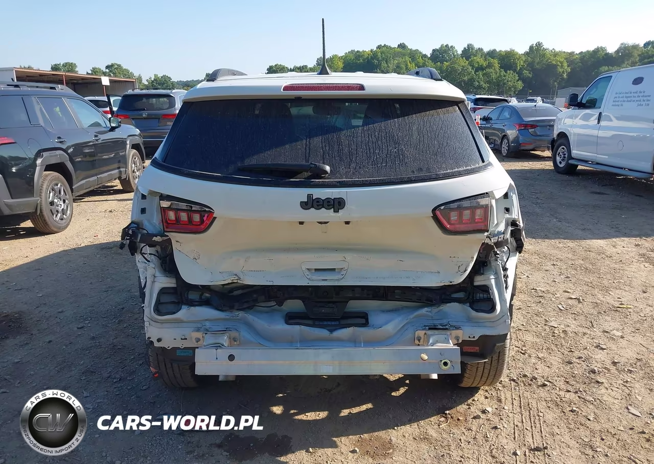 2025 Jeep Compass Latitude 4X4 VIN:3C4NJDBN4ST570897 - 17