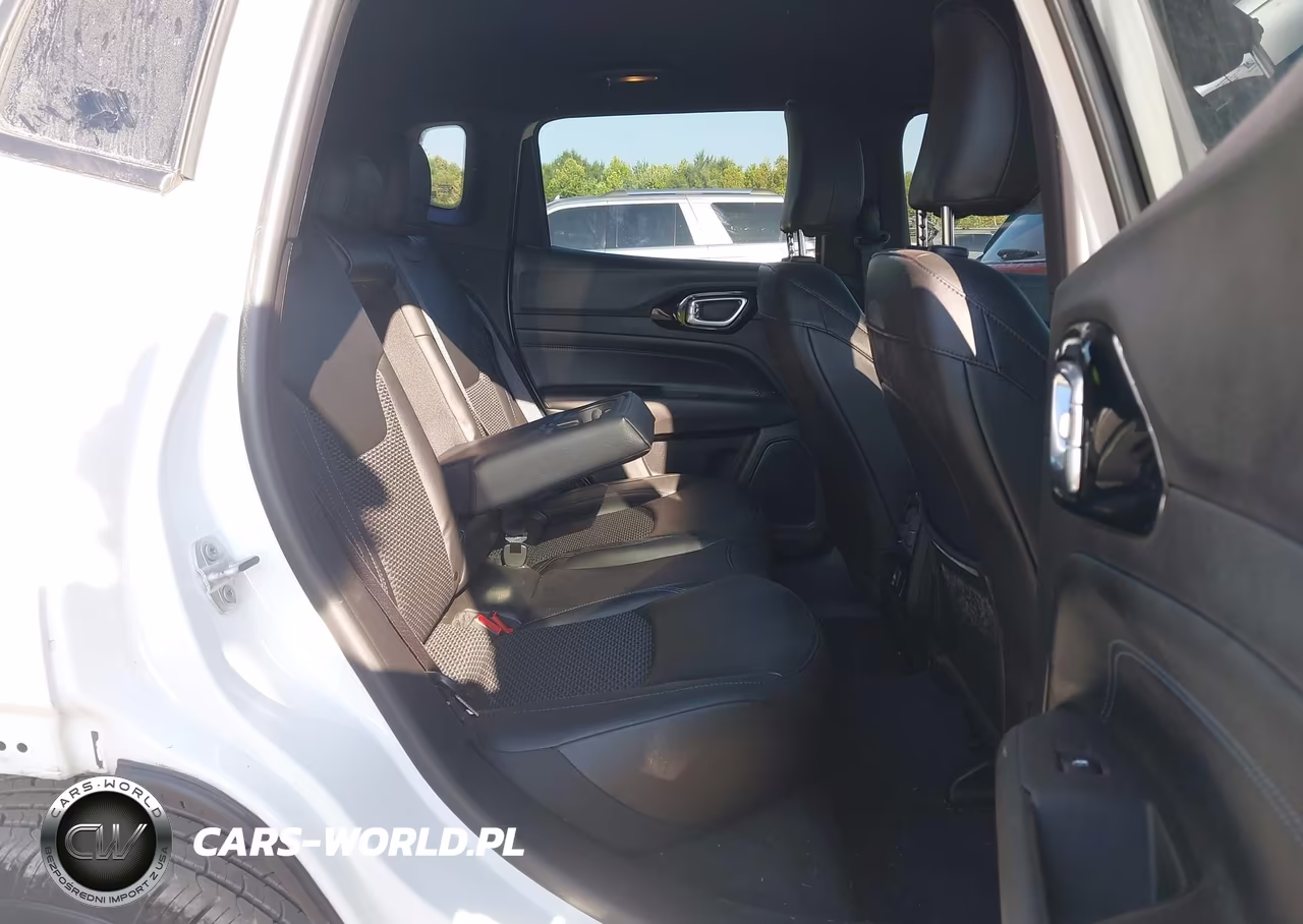 2025 Jeep Compass Latitude 4X4 VIN:3C4NJDBN4ST570897 - 8
