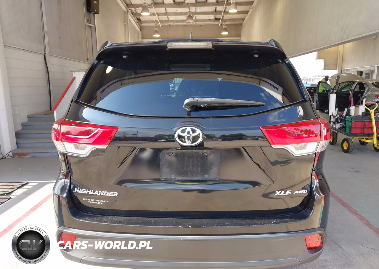2018 Toyota Highlander Xle VIN:5TDJZRFH2JS830019 - 16