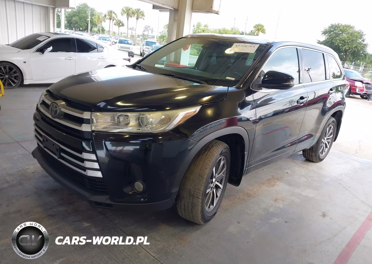 2018 Toyota Highlander Xle VIN:5TDJZRFH2JS830019 - 2