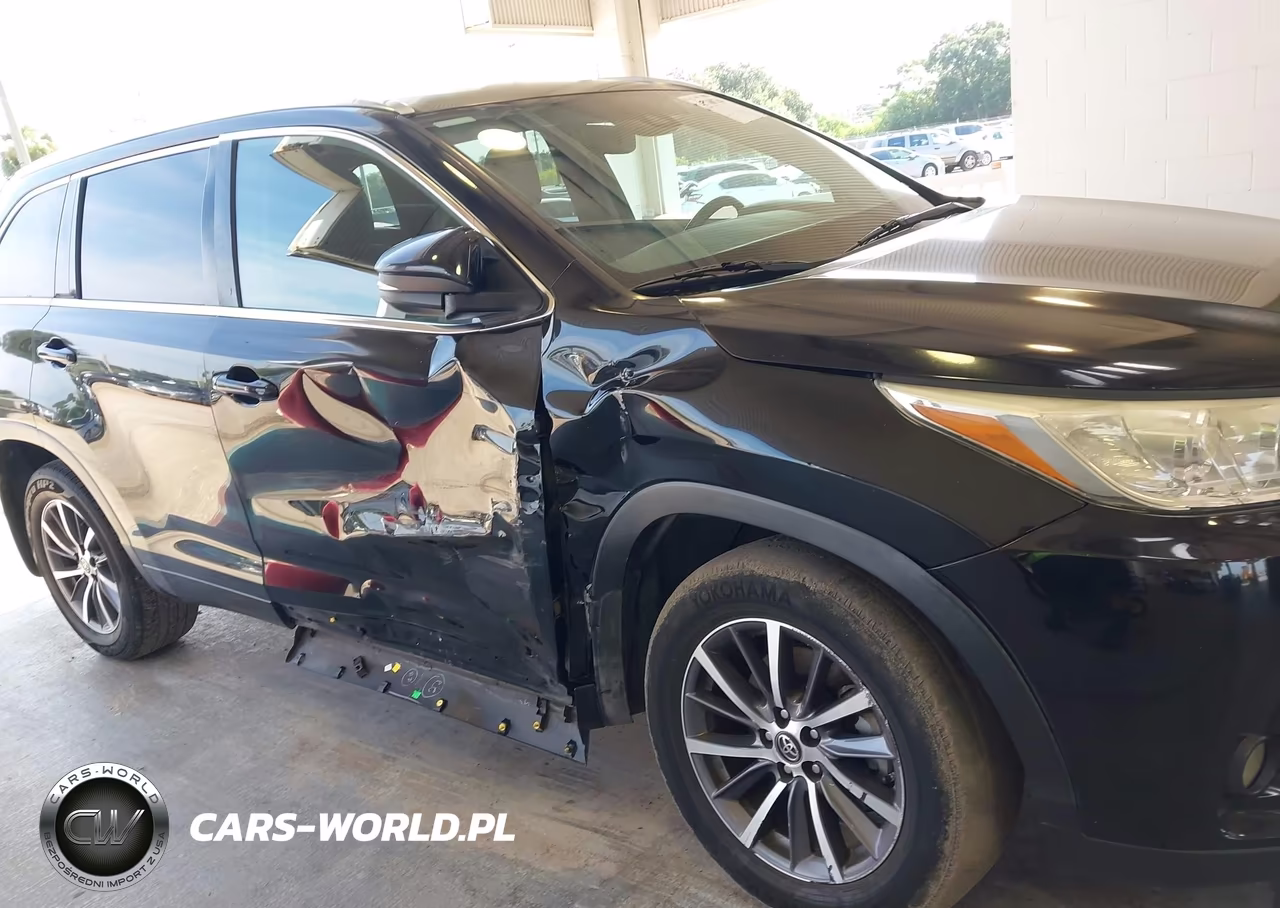 2018 Toyota Highlander Xle VIN:5TDJZRFH2JS830019 - 6