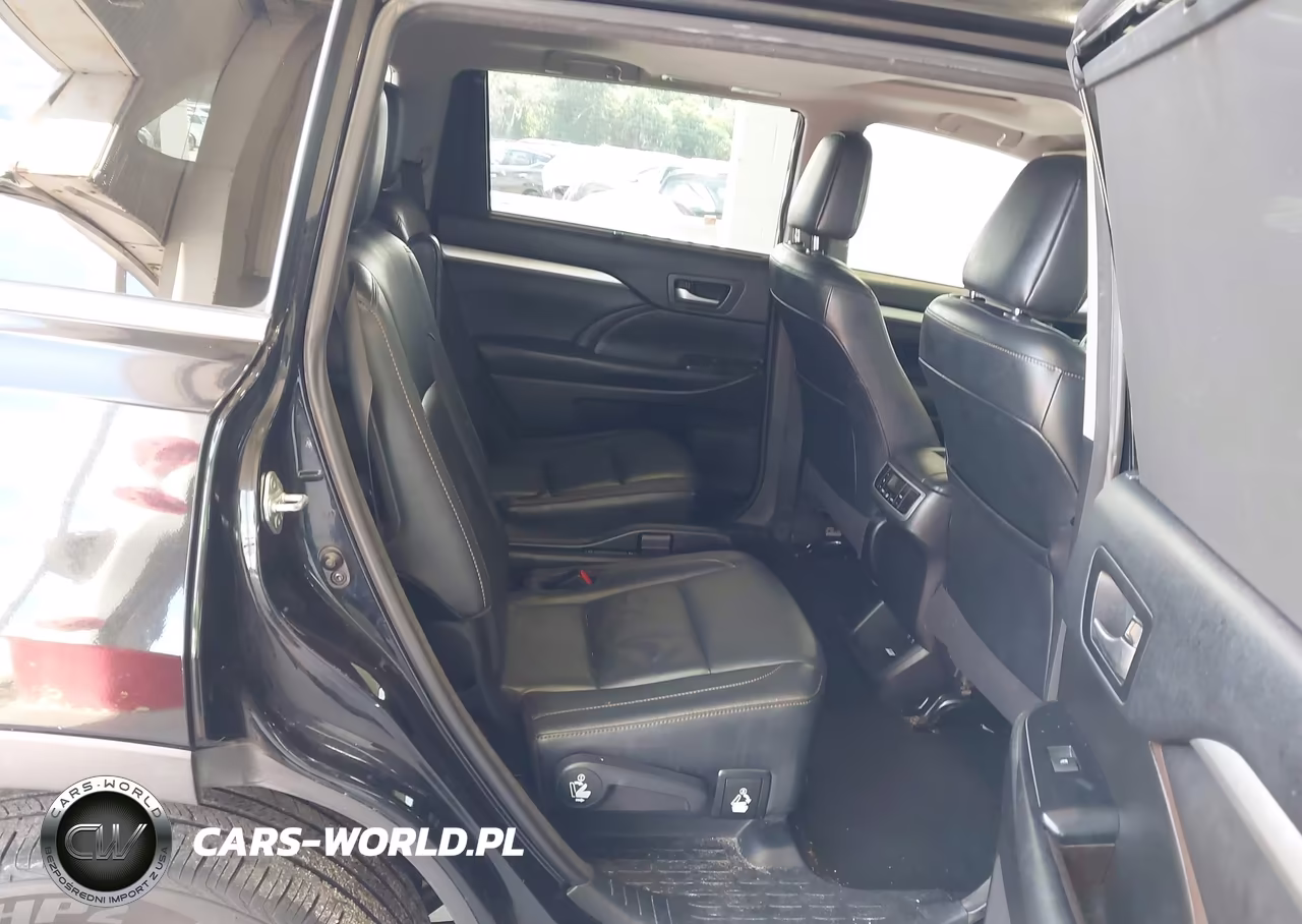 2018 Toyota Highlander Xle VIN:5TDJZRFH2JS830019 - 8