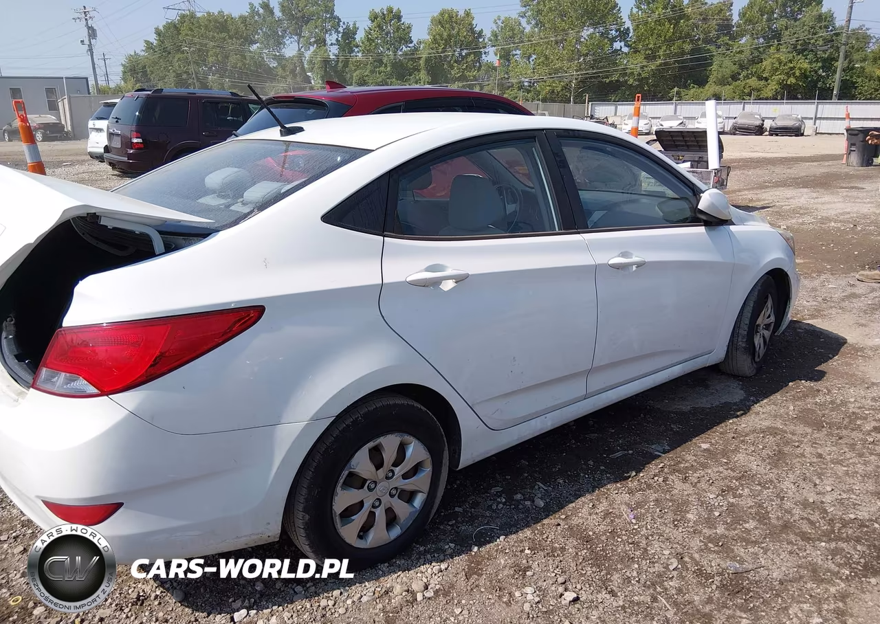 2015 Hyundai Accent Gls VIN:KMHCT4AE9FU827403 - 4