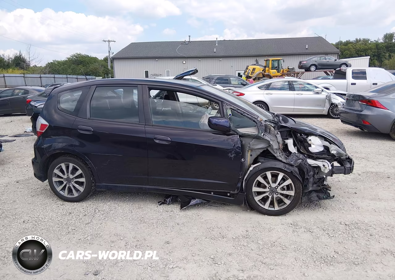 2013 Honda Fit Sport VIN:JHMGE8H59DC001603 - 13