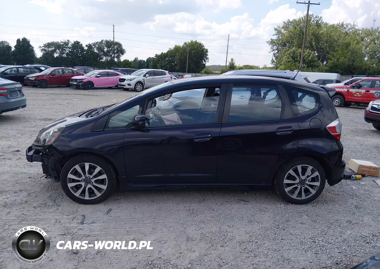 2013 Honda Fit Sport VIN:JHMGE8H59DC001603 - 14