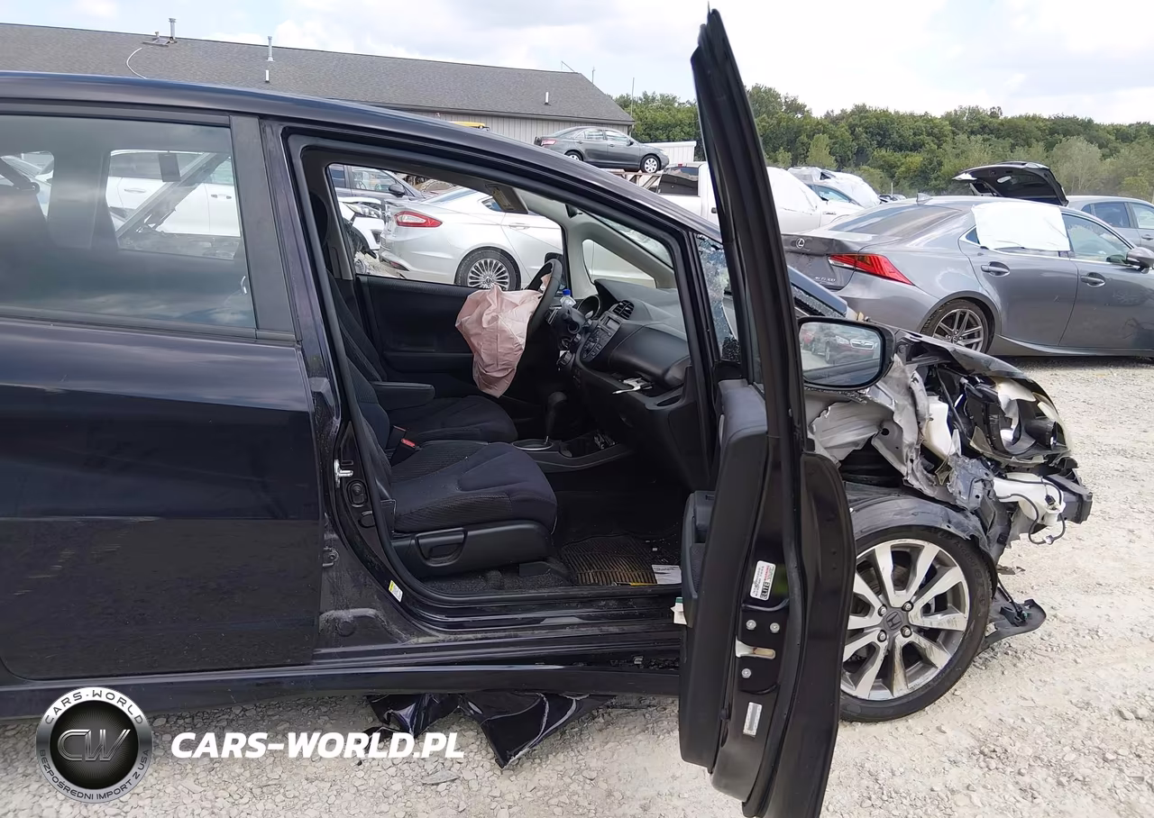 2013 Honda Fit Sport VIN:JHMGE8H59DC001603 - 5