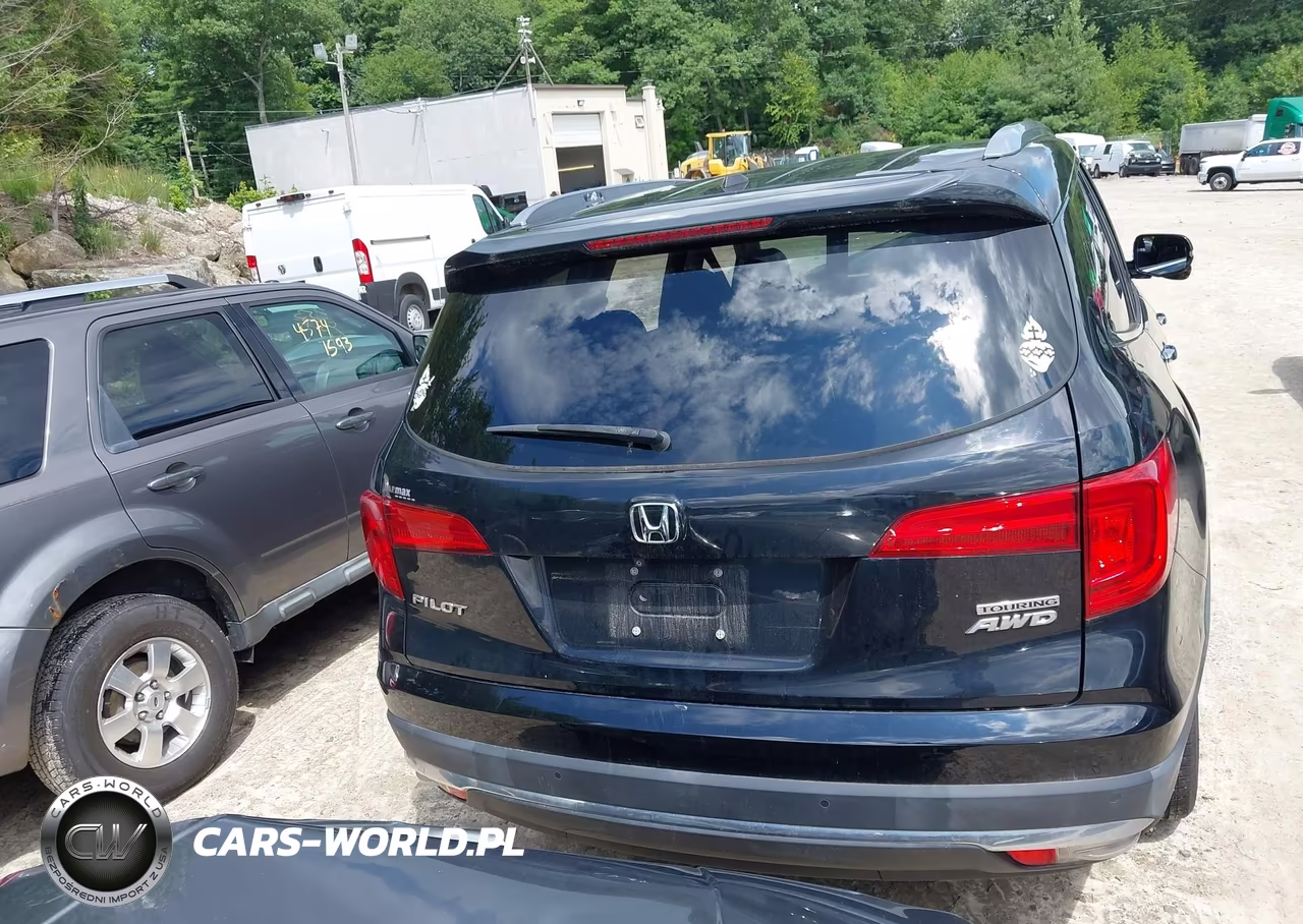 2018 Honda Pilot Touring VIN:5FNYF6H94JB006359 - 17