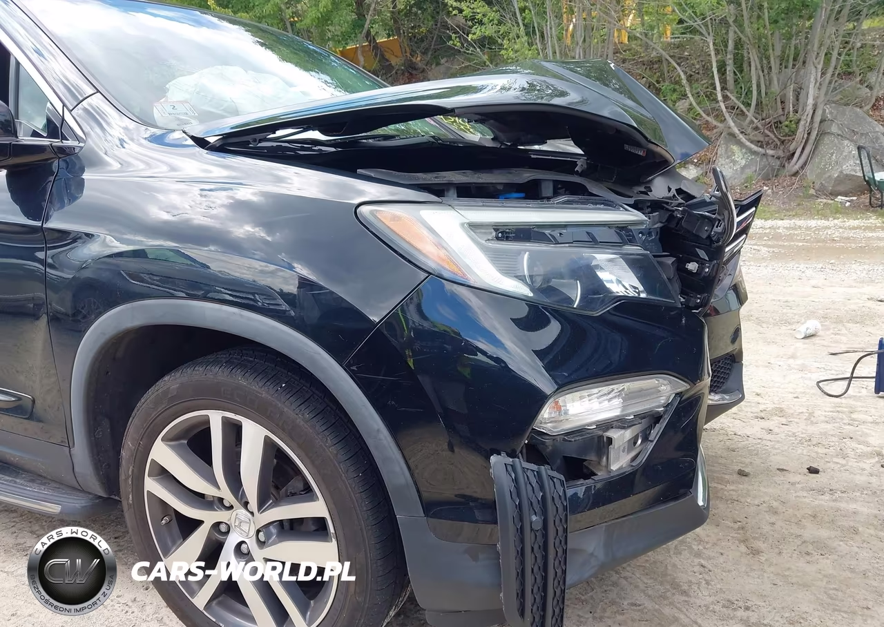 2018 Honda Pilot Touring VIN:5FNYF6H94JB006359 - 20