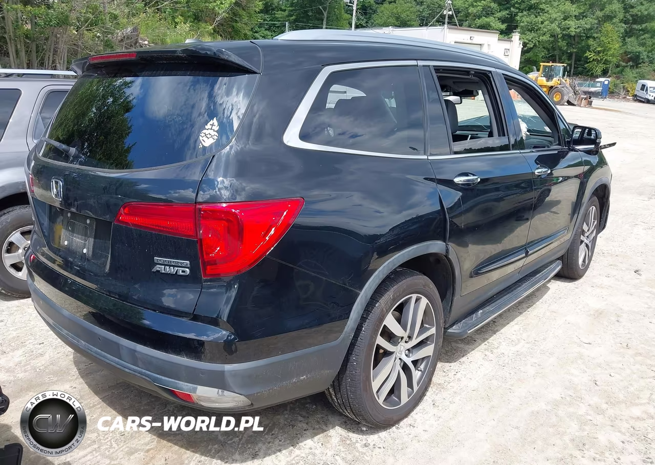 2018 Honda Pilot Touring VIN:5FNYF6H94JB006359 - 4