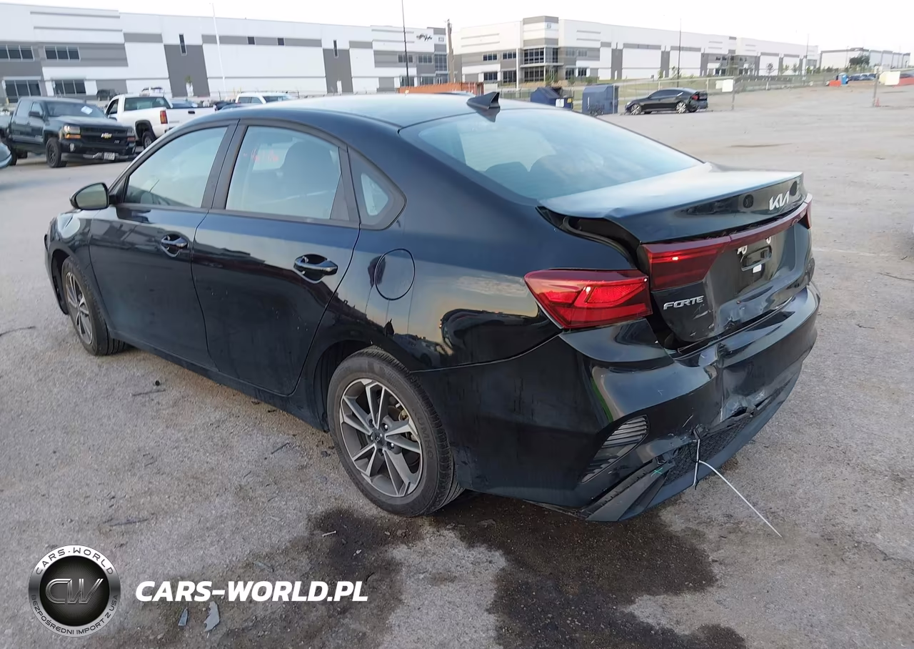 2022 Kia Forte Lxs VIN:3KPF24AD4NE442162 - 3