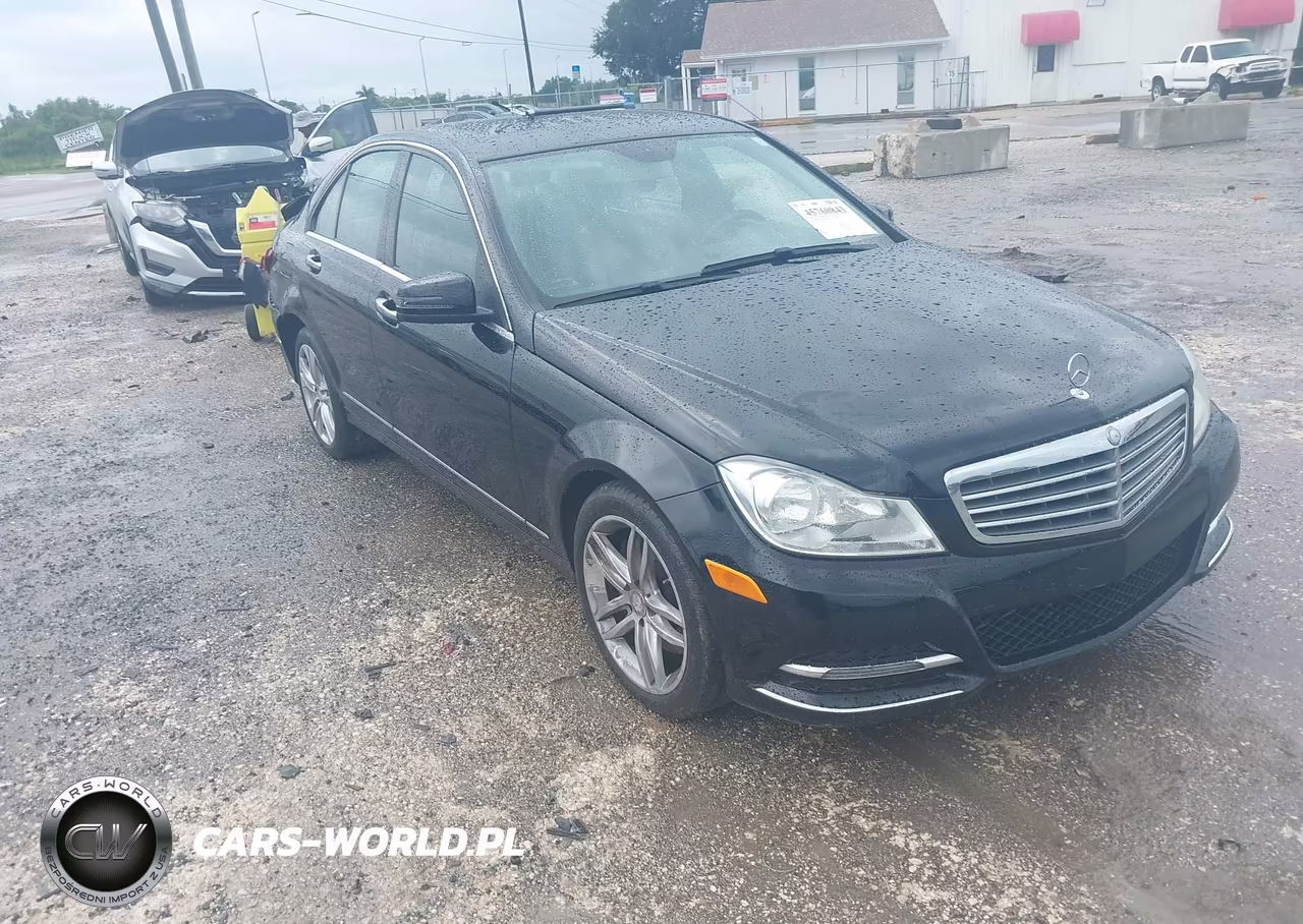 2014 Mercedes-Benz C 300 Luxury 4Matic – zdjęcie 1 z 17