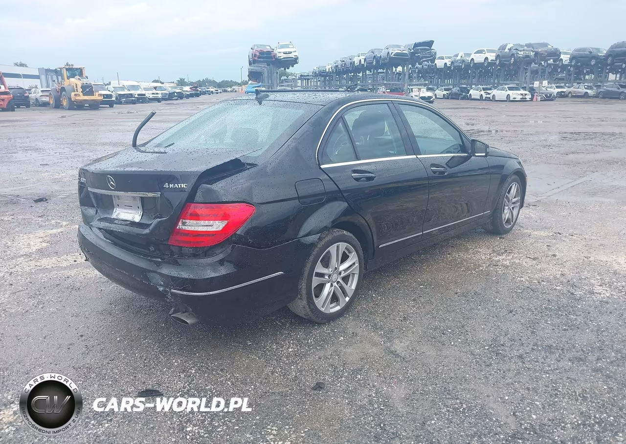 2014 Mercedes-Benz C 300 Luxury 4Matic VIN:WDDGF8AB1EA911571 - 4