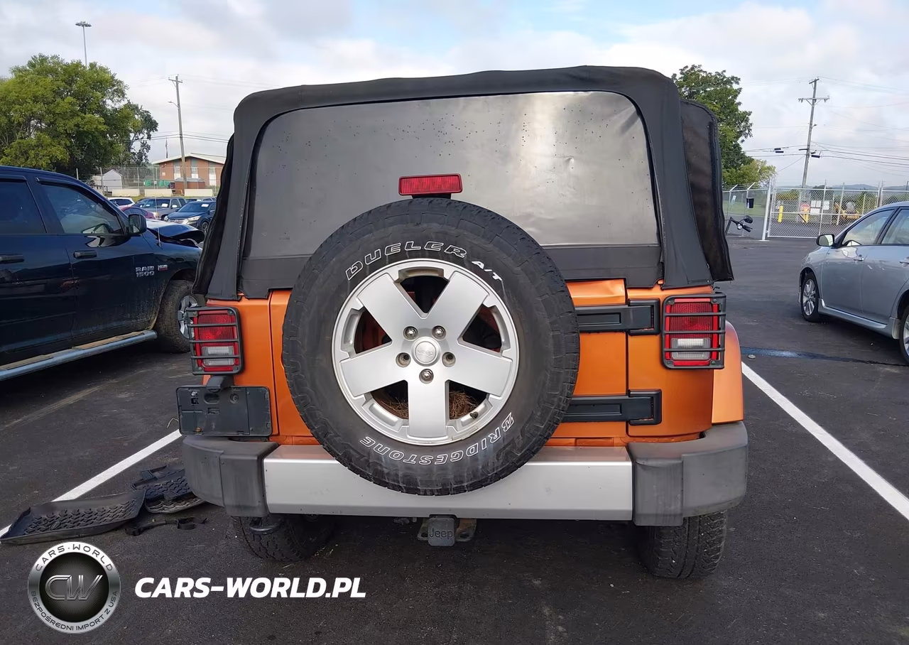 2011 Jeep Wrangler Sahara VIN:1J4GA5D19BL572062 - 16